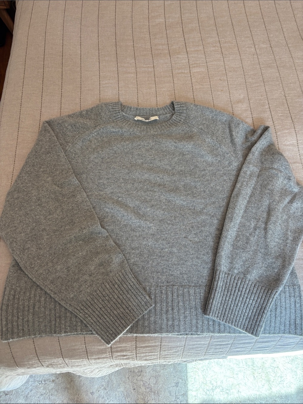 Everlane Light Gray Cashmere Boxy Crewneck Sweater size large